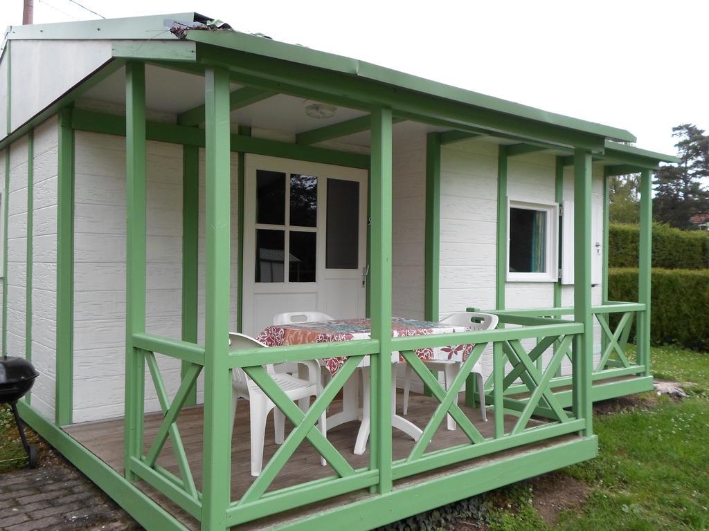 Camping Les Pinasses La Chapelle  Buitenkant foto