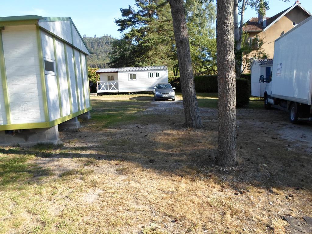 Camping Les Pinasses La Chapelle  Buitenkant foto