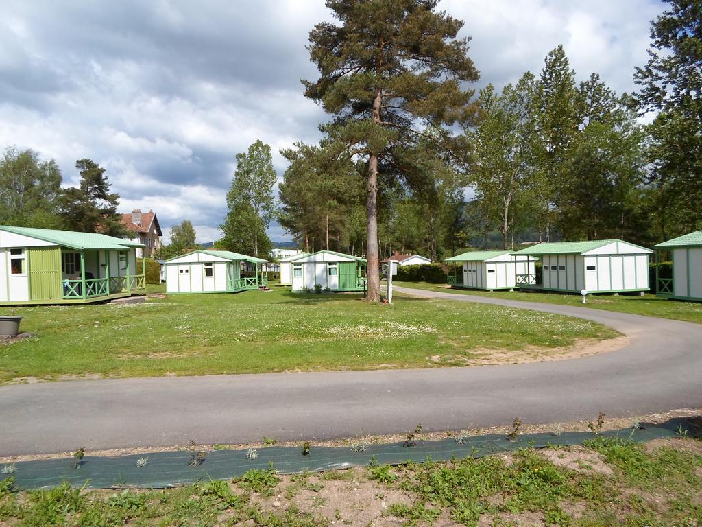 Camping Les Pinasses La Chapelle  Buitenkant foto