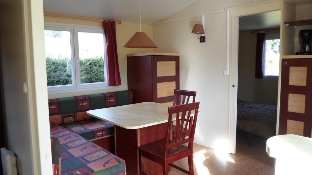 Camping Les Pinasses La Chapelle  Buitenkant foto