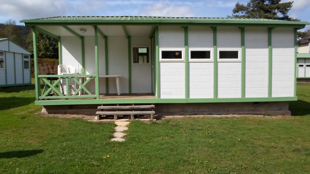 Camping Les Pinasses La Chapelle  Buitenkant foto